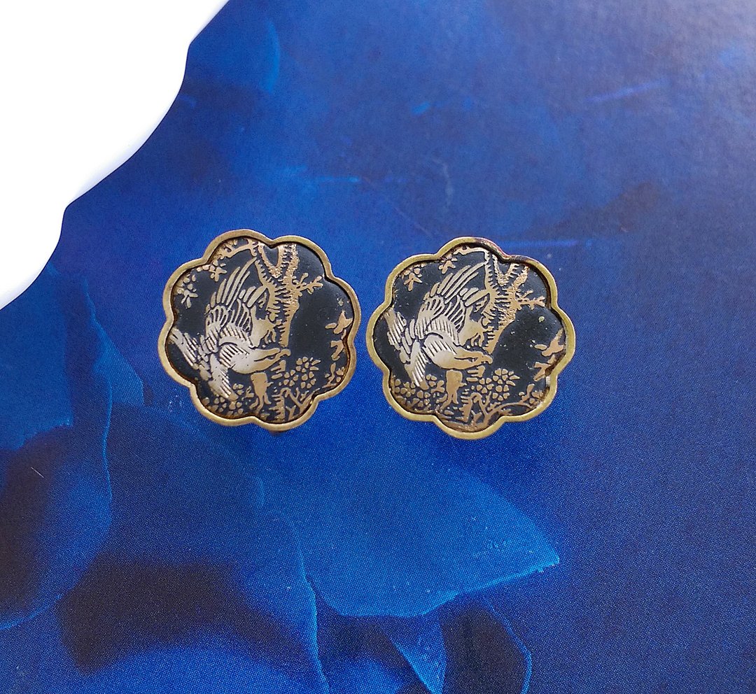 【西洋古董饰品 】Japan Damascene 小巧 鸟树 花形框 栓式耳环 - 耳环/耳夹 - 其他材质 金色