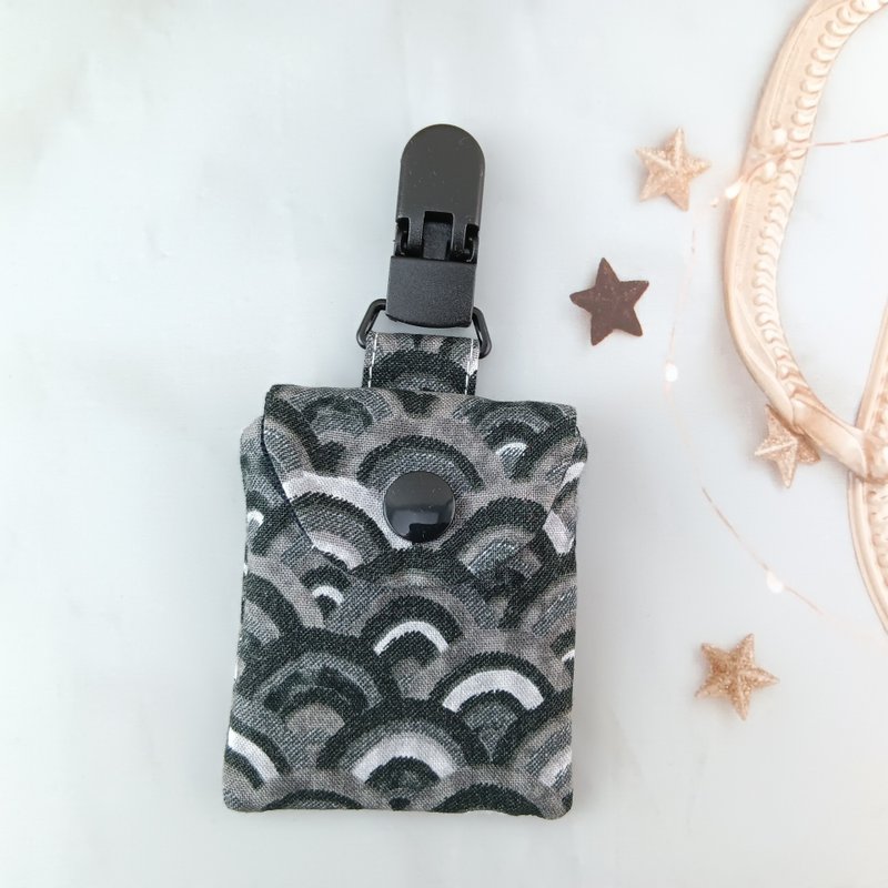 灰黑青海波。平安符袋 (可绣名字) - 平安符/符袋 - 棉．麻 灰色