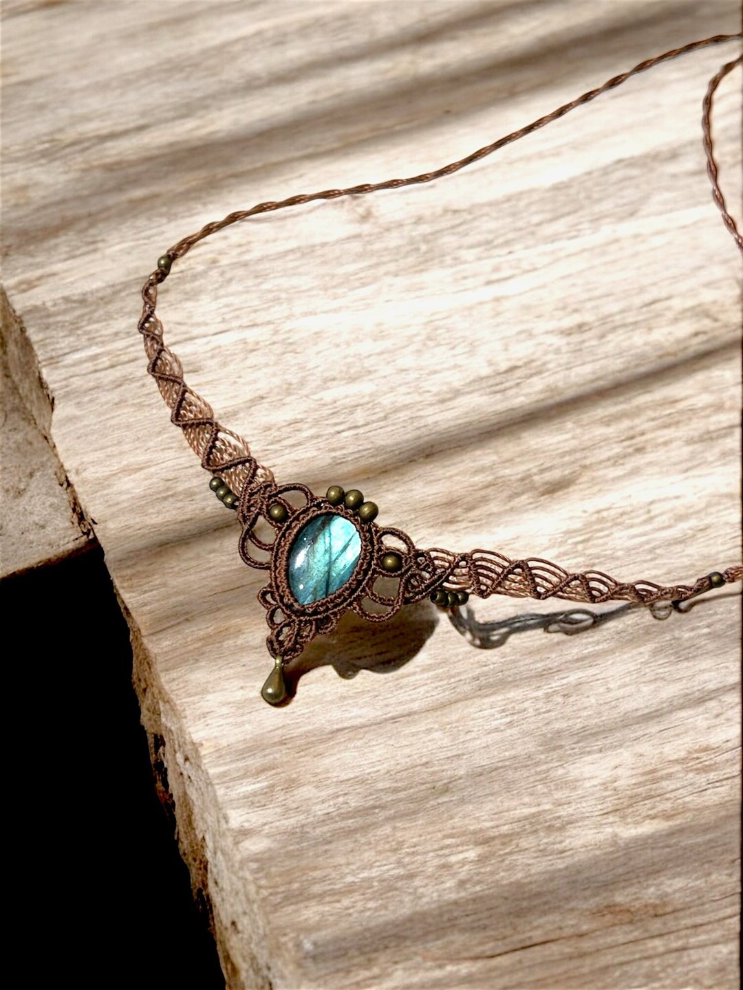 Crystoria Stone | Macrame | 南美蜡线 | 项链 | 蓝光拉长石 - 项链 - 宝石 蓝色