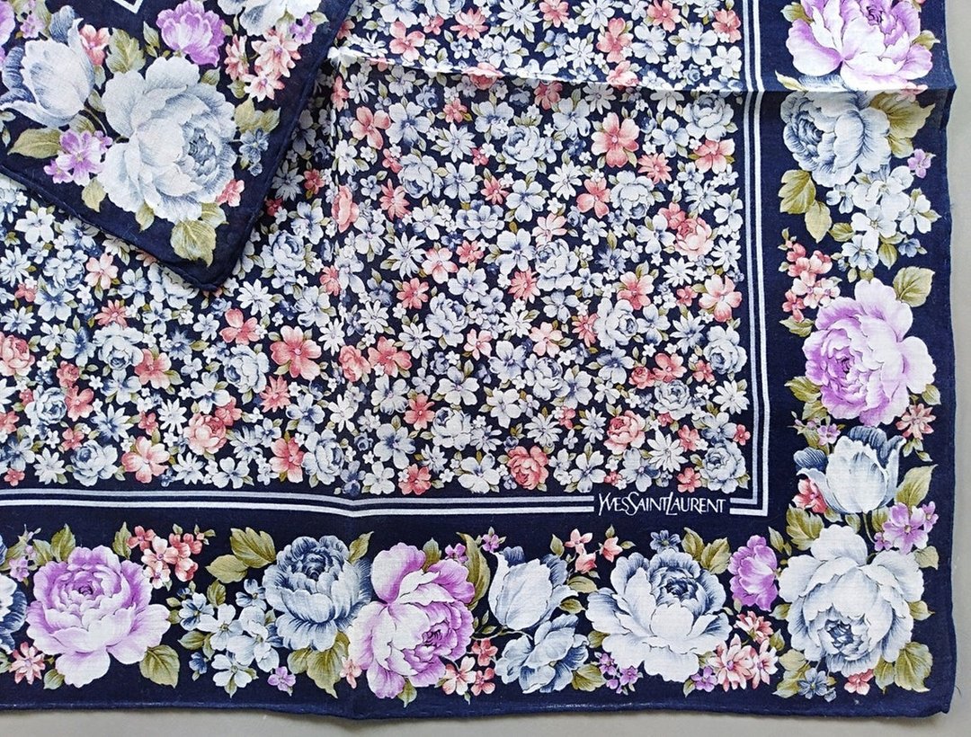 Yves Saint Laurent 古董丝巾 - 午夜蓝花园 18 x 18 英寸 - 手帕/方巾 - 棉 蓝色