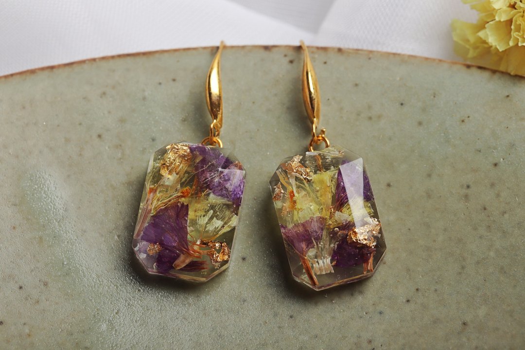 Handmade Dry Pressed Flower Resin Earrings, Real Flower Jewelry - 耳环/耳夹 - 植物．花 紫色
