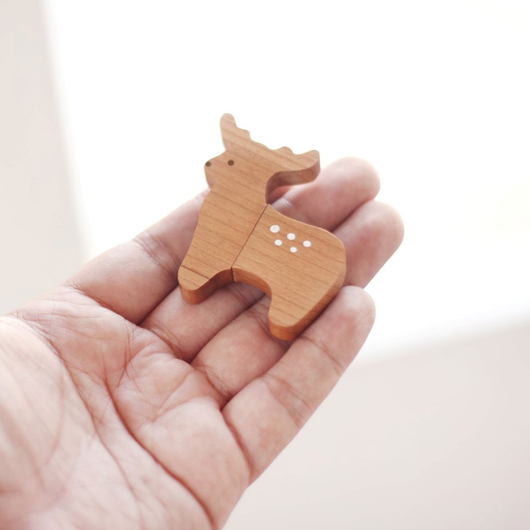【圣诞定制礼物】 USB 随身碟 麋鹿 派对动物 |  钥匙圈 生日礼物 - 其他 - 木头 咖啡色