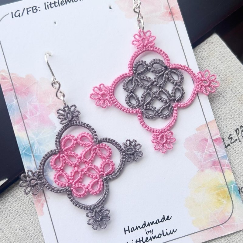 │Littlemoliu│手工梭编 - 拼色海棠花图案耳环 - 玫红 + 碳灰 - 耳环/耳夹 - 绣线 多色