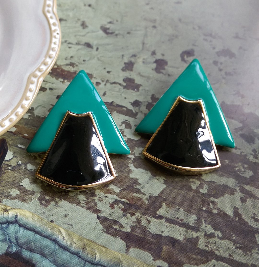 【西洋古董饰品/年代老件】1980's ART DECO 大三角珐琅 针式耳环 - 耳环/耳夹 - 其他金属 黑色