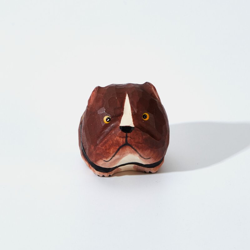 Balin 昂然端坐的红褐色斗牛犬木雕 - 摆饰 - 木头 咖啡色