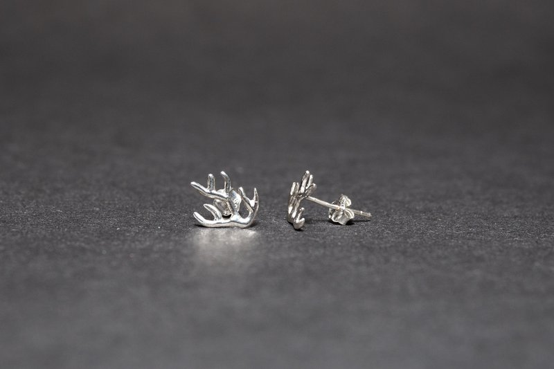 珊瑚系 - 中耳环 - 耳环/耳夹 - 银 银色