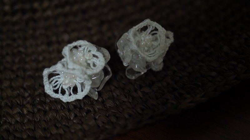 冰晶耳环。钩针编织水晶耳饰。耳针 - 耳环/耳夹 - 绣线 