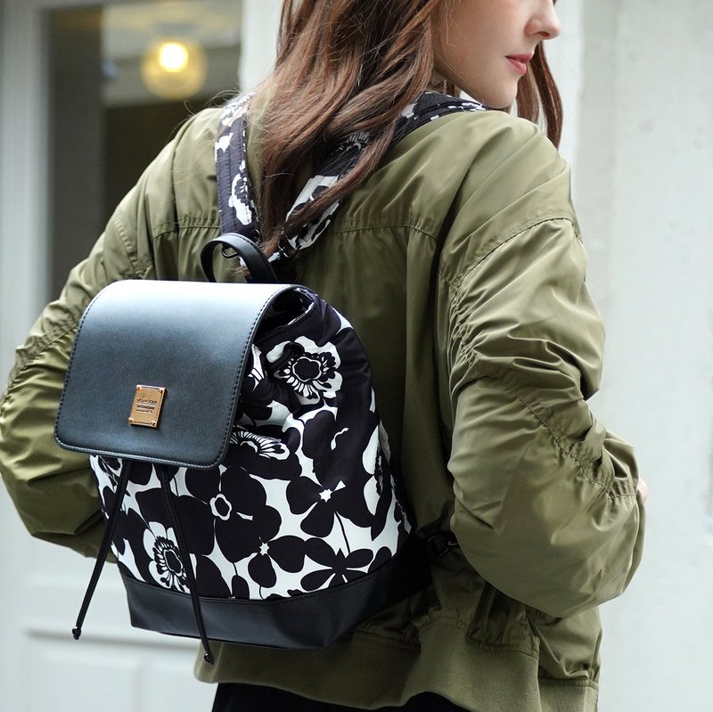 【初秋优惠 SALE】VOVAROVA-翻盖束口后背包-黑白花语 - 后背包/双肩包 - 其他人造纤维 蓝色