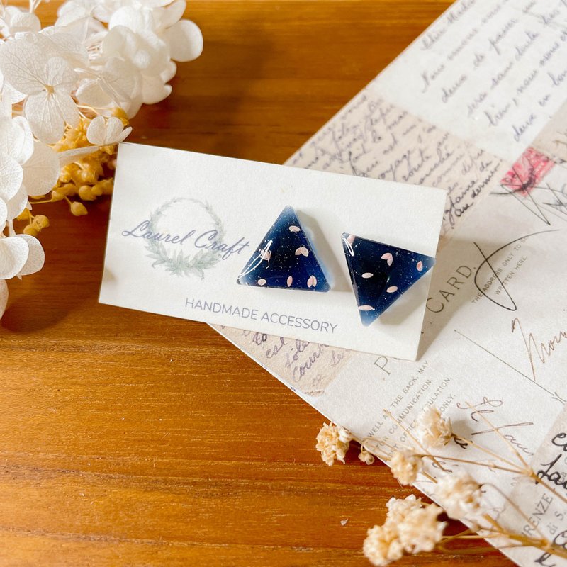 经典蓝 粉橘花三角款 925纯银针耳环/无痛耳夹 - 耳环/耳夹 - 植物．花 蓝色