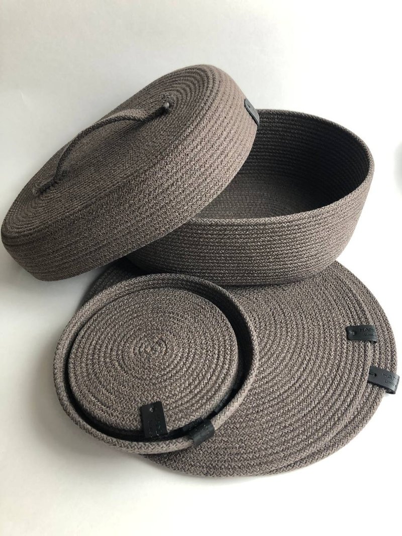 服务一套缝制餐垫 面包篮和玻璃架 - 餐垫/桌巾 - 棉．麻 灰色