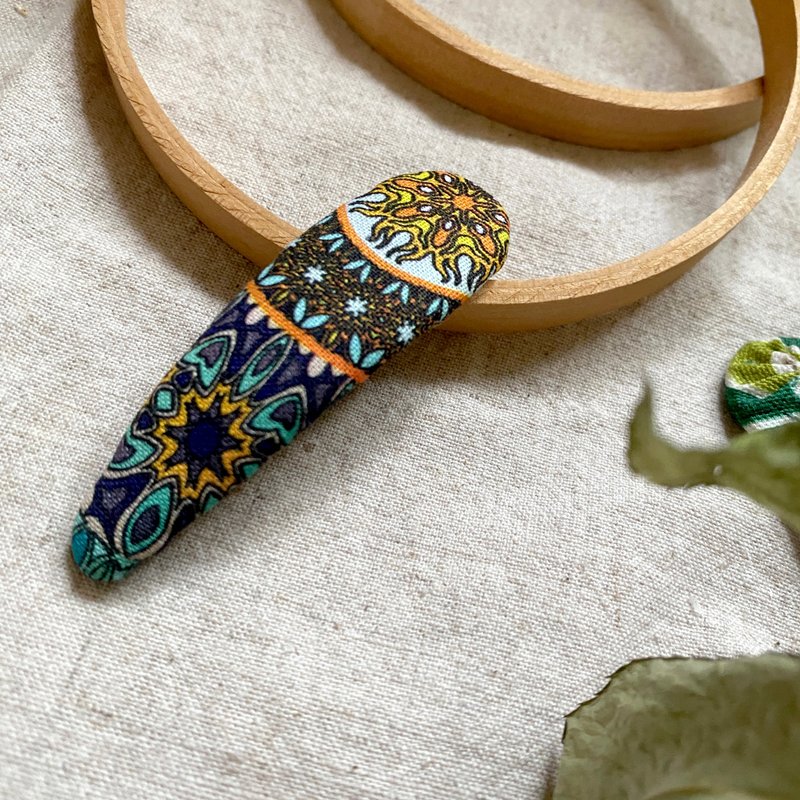 : 盛典 : 花布发夹 BB夹 包布手工发饰 彩色 异国经典丨之地 - 发饰 - 棉．麻 多色