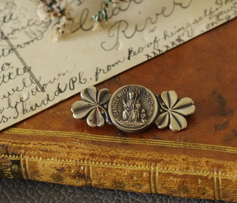 古董银色宗教信仰小花别针胸针 B1871 - 胸针 - 其他金属 银色