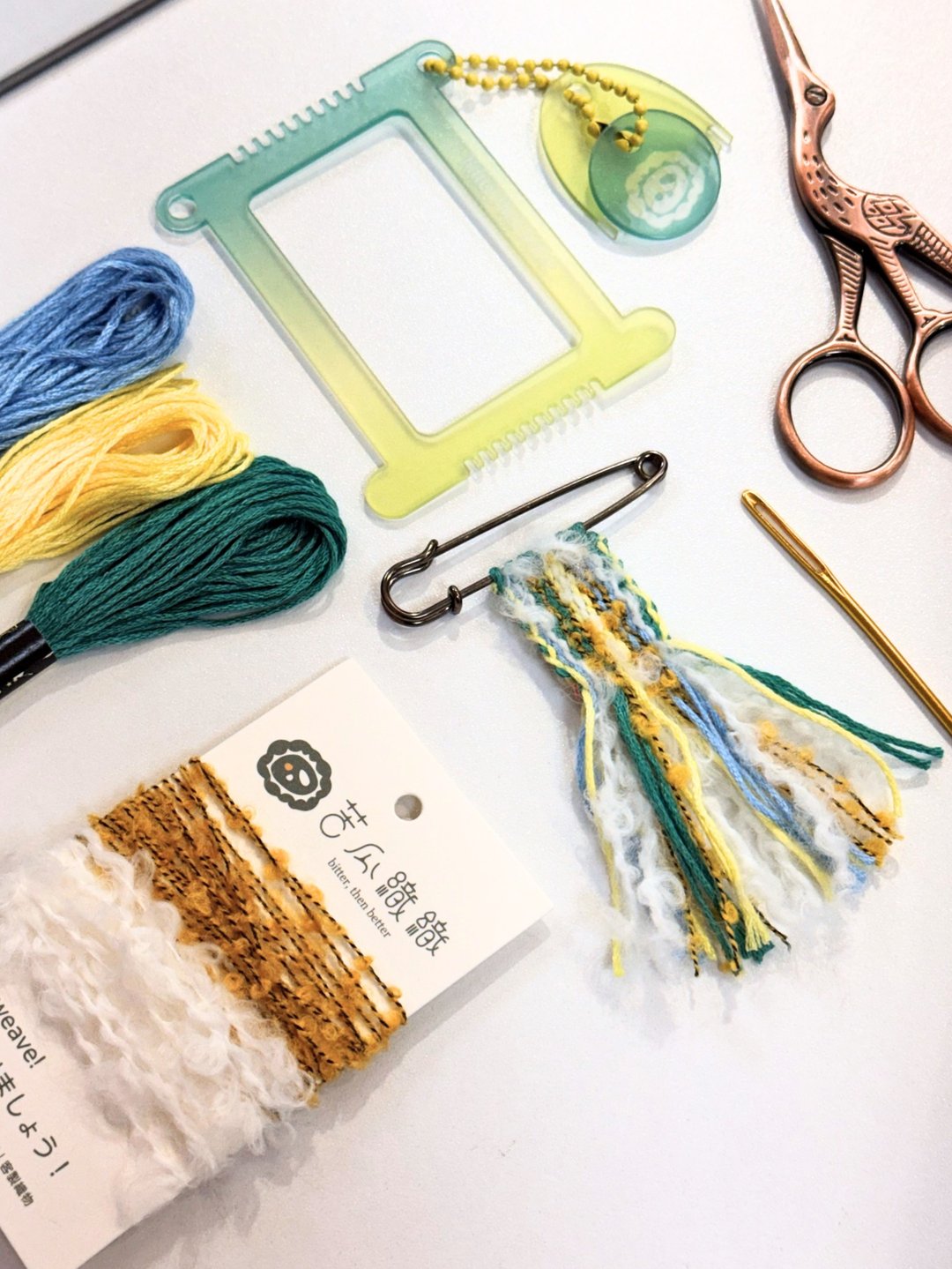 【DIY材料包】迷你梭织别针 Weaving Brooches 附教学影片 - 编织/羊毛毡/布艺 - 棉 