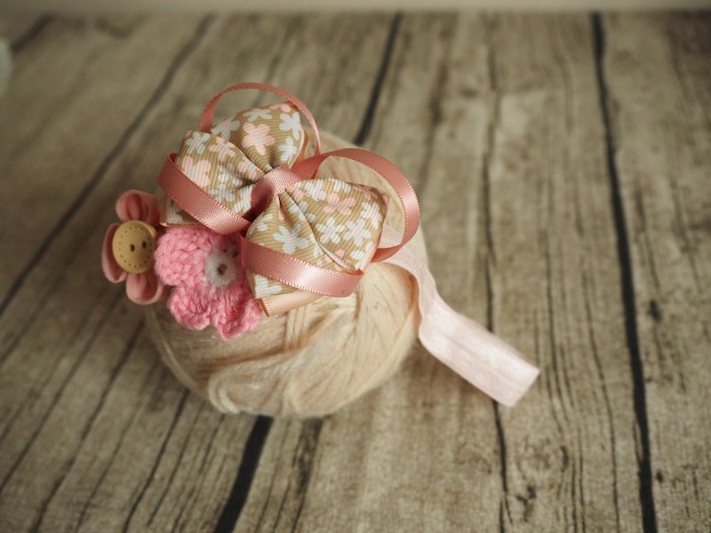 手作粉红蝴蝶结弹性发带头饰 弥月礼物 宴会家庭照 新手妈妈 - 婴儿饰品 - 棉．麻 卡其色