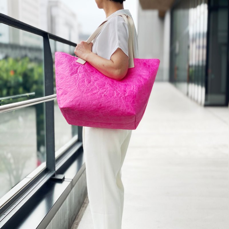 DuPont tyvek® 压纹 大托特包 pink - 手提包/手提袋 - 防水材质 粉红色