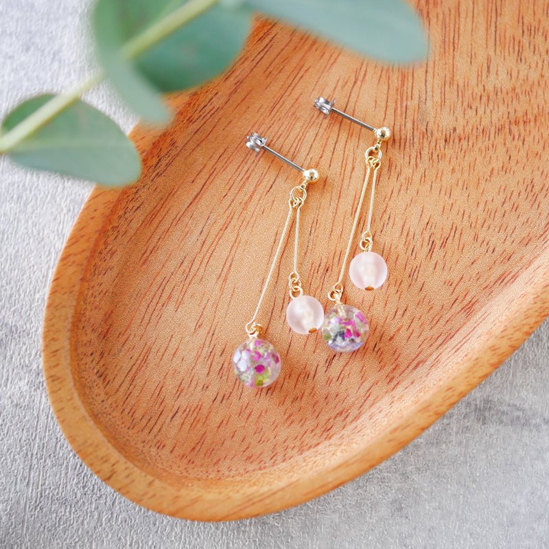 花艺与勿忘草泡泡耳环／白色／钛金属针／抗过敏 - 耳环/耳夹 - 树脂 蓝色