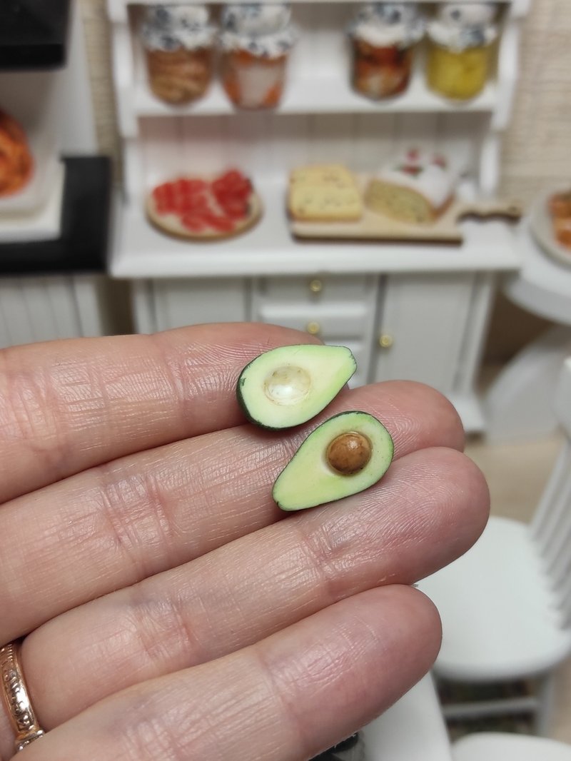 Realistic fruits and vegetables, avocado, miniature 1 6, handmade, 1 12 scale, - 玩偶/公仔 - 粘土 绿色
