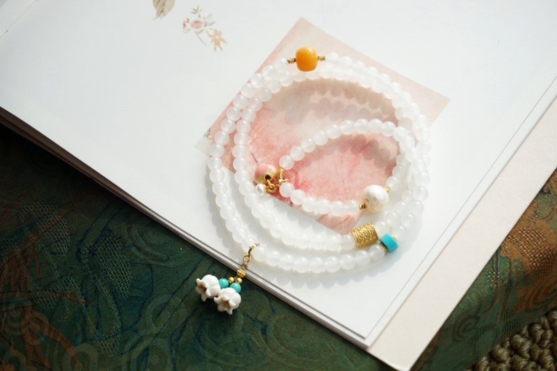 天然和田玉/和阗玉-白玉 猛犸牙铃兰蜜蜡设计多圈手串项链 - 手链/手环 - 玉石 白色