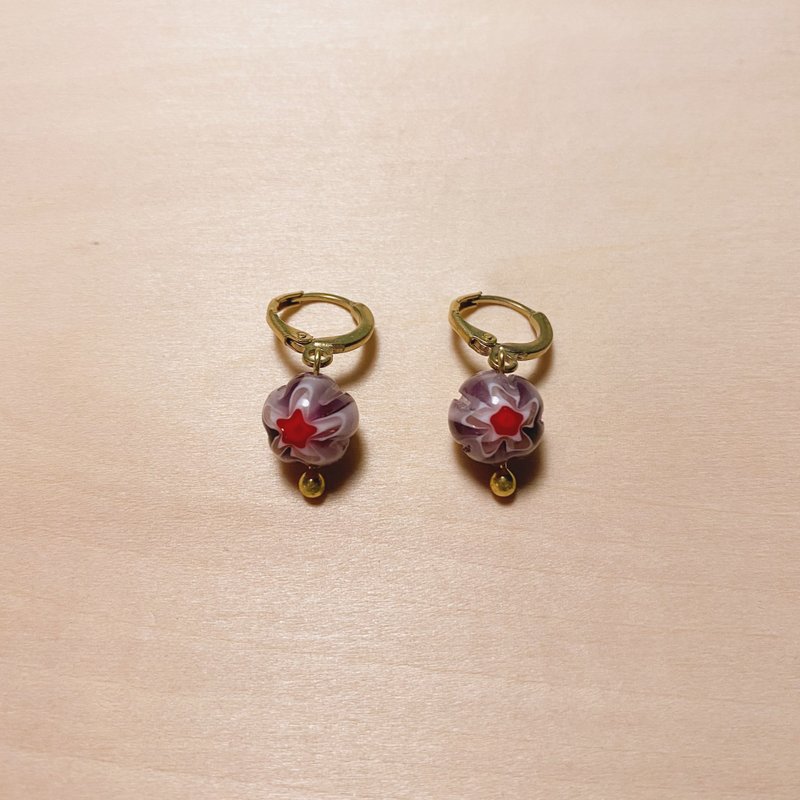 复古紫色花花琉璃古董珠耳环 - 耳环/耳夹 - 琉璃 紫色