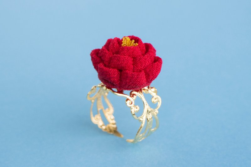 椿花戒指 红色 和服 正绢 戒指 红色 つまみ细工 和风 浴衣 和服 圆形玫瑰 玫瑰 蔷薇 球形玫瑰 - 戒指 - 丝．绢 红色