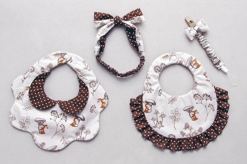 森林兔 荷叶边圆兜 / 发带 / 奶嘴链 / 圆领花兜 / 弥月礼盒 - 满月礼盒 - 棉．麻 