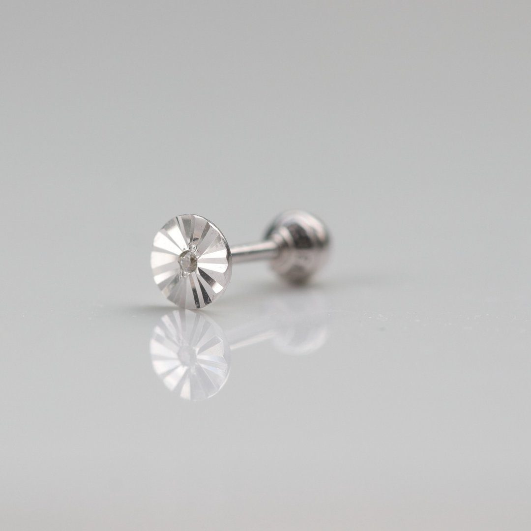 14K Radial Pattern White Gold Diamond Piercing 光芒白K金钻 - 耳环/耳夹 - 贵金属 金色