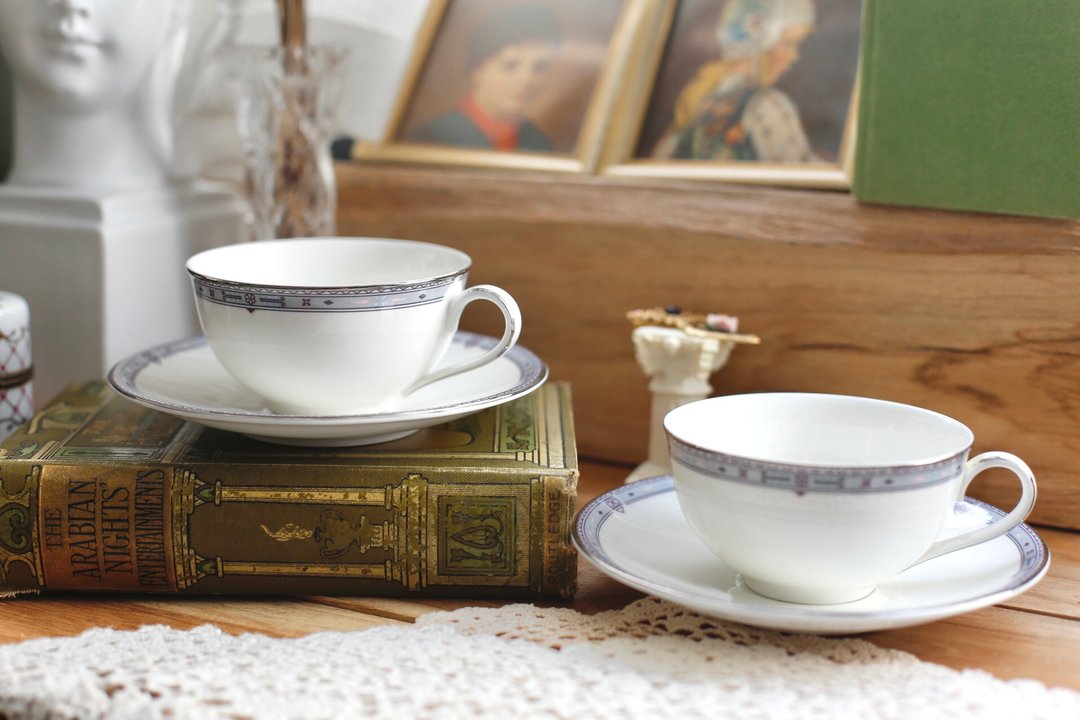 老英国手描银边英国蓝图腾花边Royal Canterbury骨瓷咖啡/花茶杯 - 其他杯子 - 瓷 多色