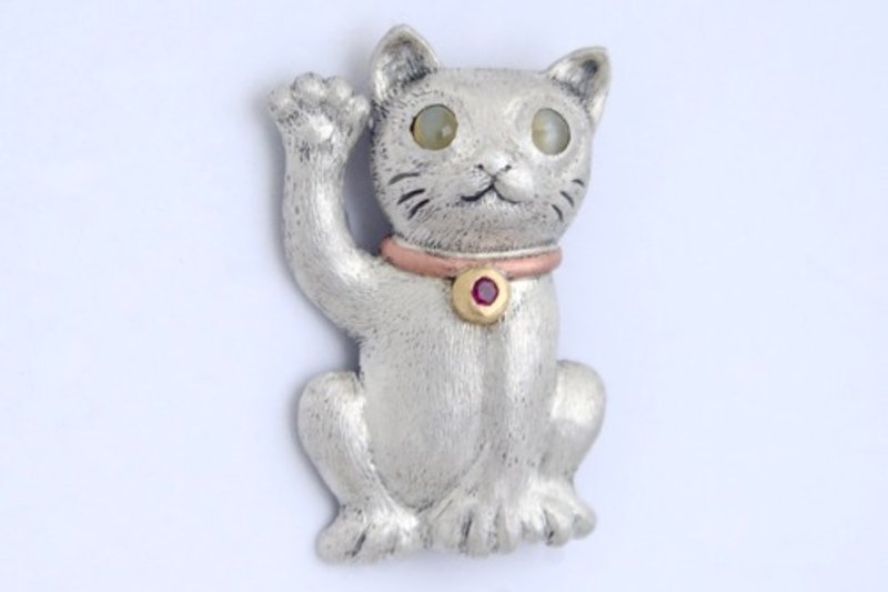 Pinkoi 代购 - 招财猫胸针 - 胸针 - 其他金属 