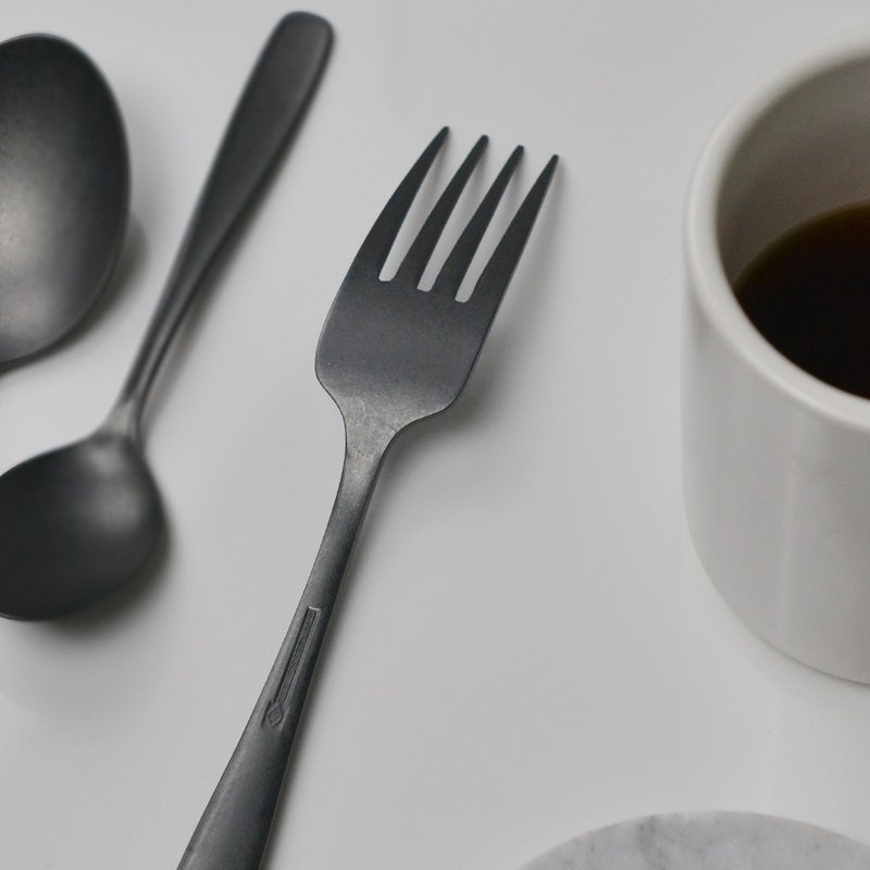 日本高桑金属 日制熔岩黑石餐叉-2入 - 餐刀/叉/匙组合 - 不锈钢 