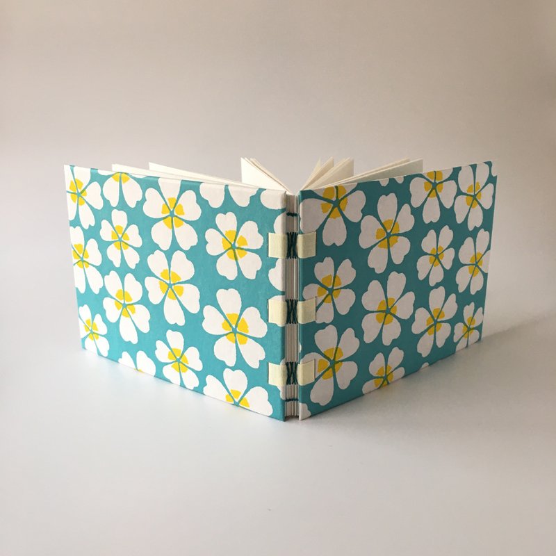 Link stitch binding notebook/ Chiyogami/ Washi/ Big cherry blossom - 笔记本/手帐 - 纸 蓝色