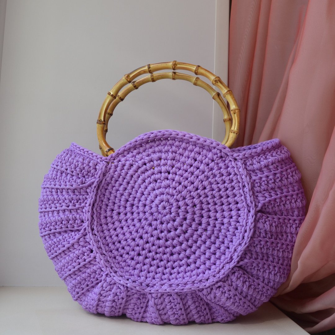 Crochet bag bamboo handles Handmade purplre round bag Summer women bag lavender - 手提包/手提袋 - 其他材质 