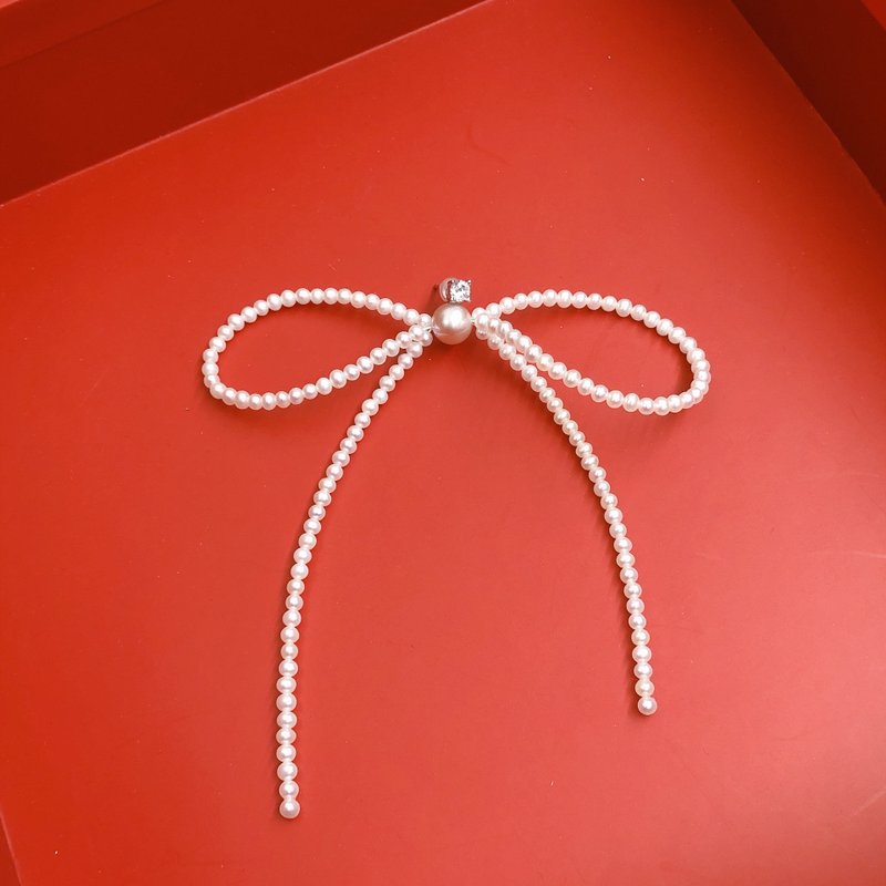 PJ 蝴蝶结系列超大蝴蝶结珍珠单个耳环 - 耳环/耳夹 - 珍珠 