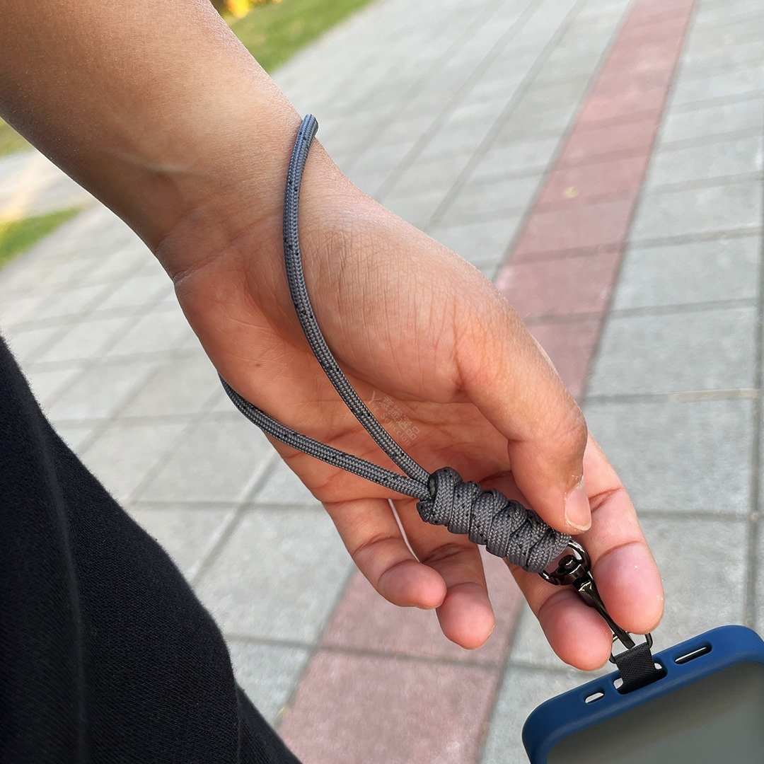 伞绳编织 手机短挂绳 DIY材料包 附教学影片 手腕绳 手机防丢绳 - 编织/刺绣/羊毛毡/裁缝 - 尼龙 灰色