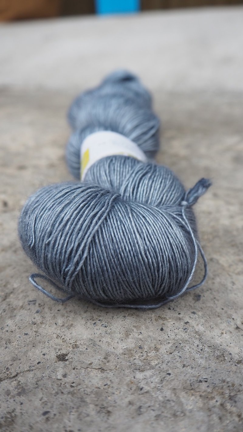 手染线。蓝灰。(超水洗美丽诺/丝/单股/蕾丝线) - 编织/刺绣/羊毛毡/裁缝 - 羊毛 