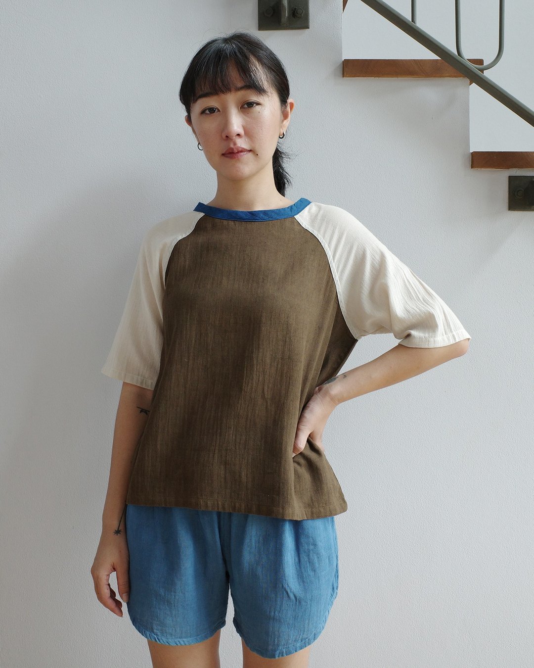 Baseball shirt M01 / M size / natural dyed cotton - 女装 T 恤 - 棉 咖啡色