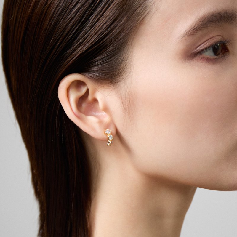 简约渐层宝石耳环 925银厚镀18K金 Joyeux Diamond Earring - 耳环/耳夹 - 纯银 金色