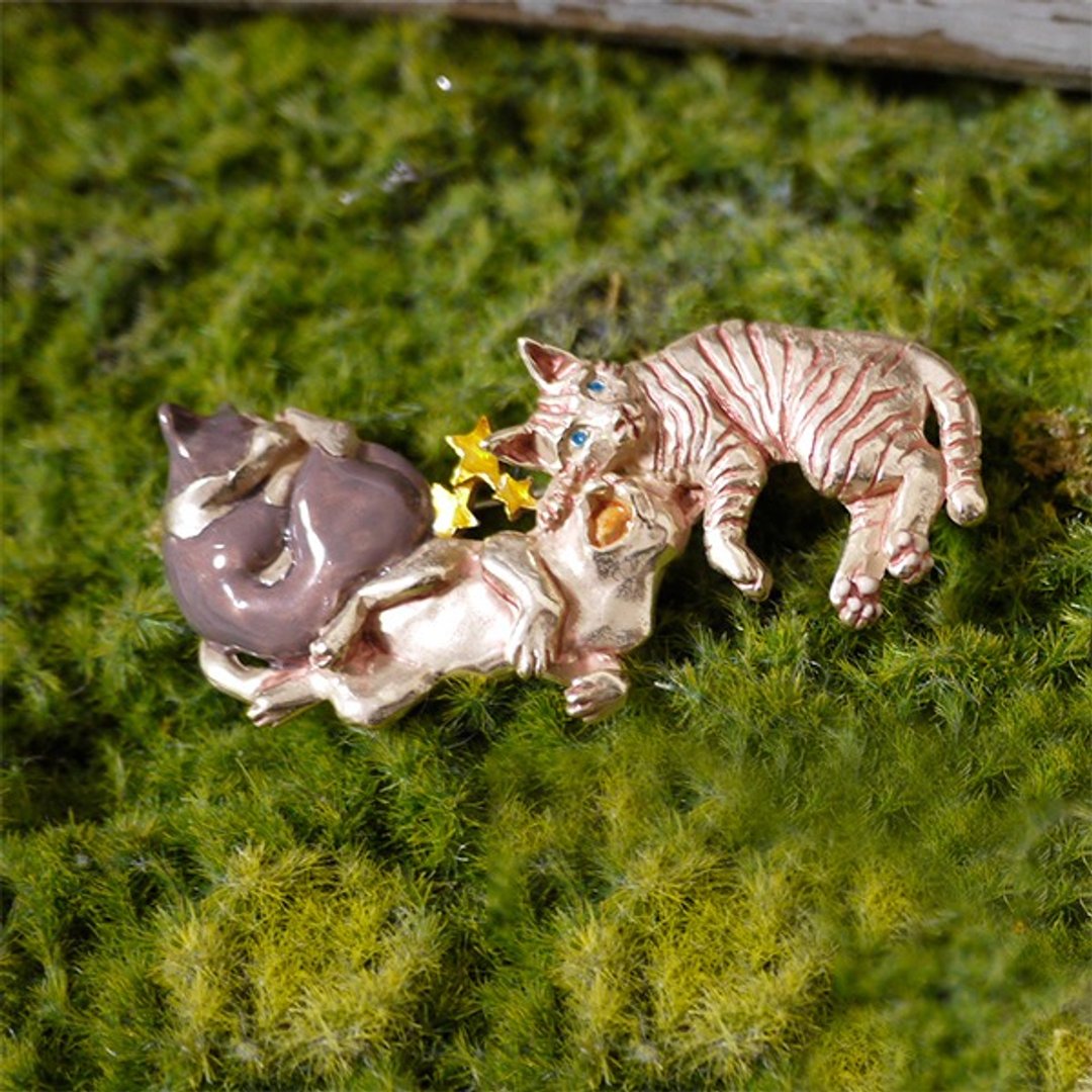 In a Dream Brooch in a dream brooch / pin brooch PB069 - 胸针 - 其他金属 金色