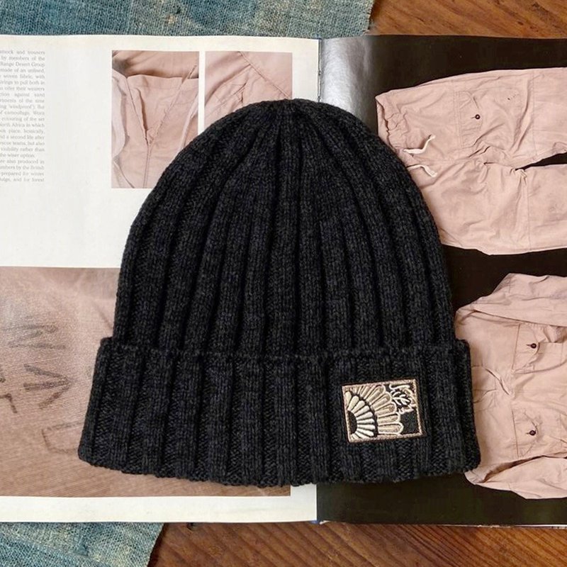 MajorFolk 复古八重菊徽章针织毛线帽 男女秋冬百搭保暖羊毛冷帽 - 帽子 - 羊毛 