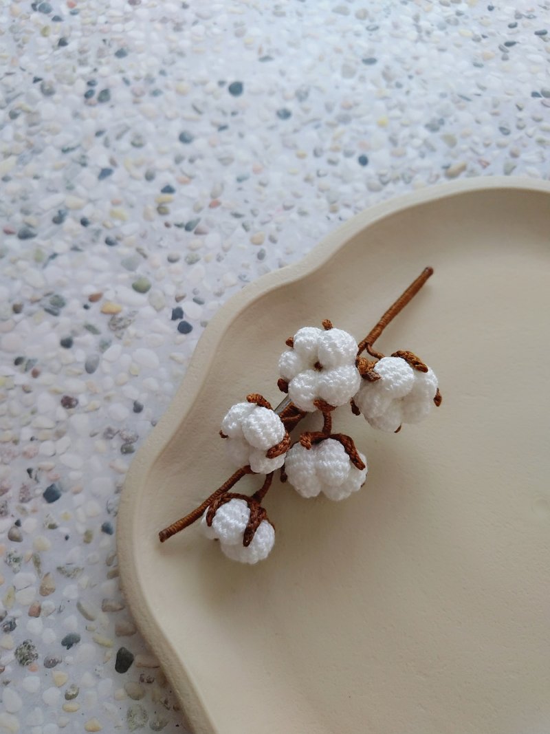 棉花钩织别针 - 胸针 - 绣线 白色