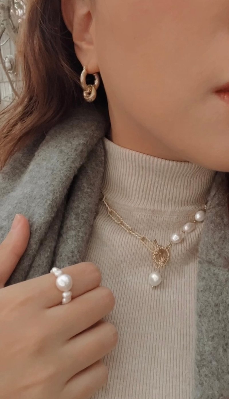 欧美份量感时髦圈圈耳环 | 生日 情人节礼物 赠情人节包装 卡片 - 耳环/耳夹 - 半宝石 金色