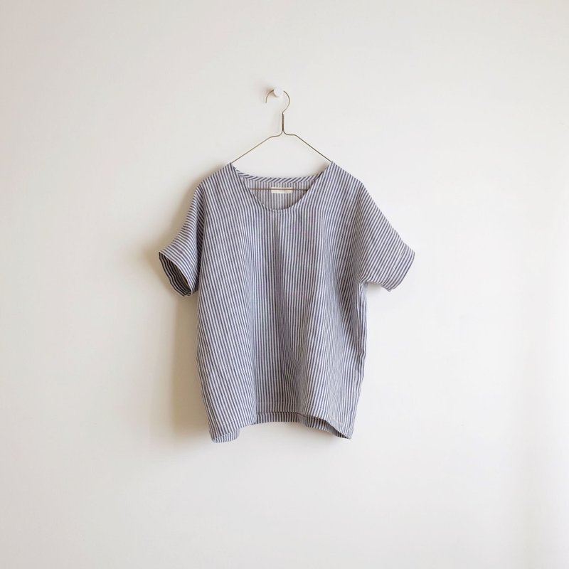日常手作服 复古蓝细条纹小v日常短罩衫 亚麻 - 女装上衣 - 棉．麻 蓝色