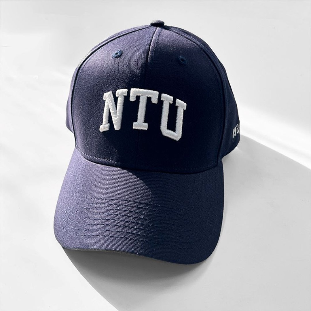 【台湾大学/台大】NTU美式经典3D电绣棒球帽_深蓝 - 帽子 - 棉 白色