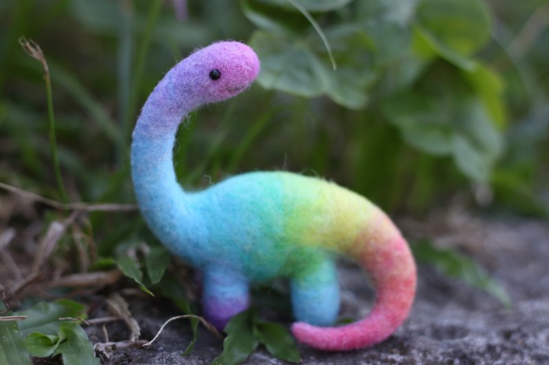 彩虹雷龙 紫色渐层 羊毛毡 手染羊毛 摆饰 订做款 - 摆饰 - 羊毛 多色