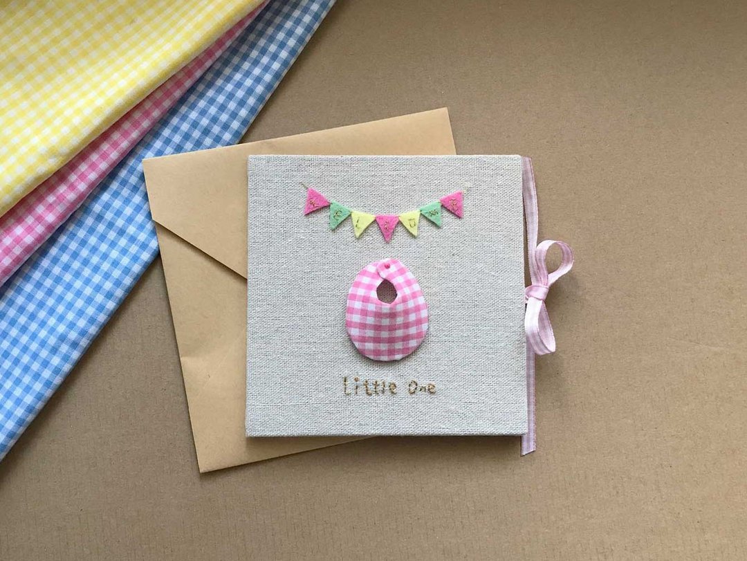 小小围兜的祝福 | 手工卡 | 生日卡|Handmade Baby card 粉红色 2.0 - 卡片/明信片 - 其他材质 多色