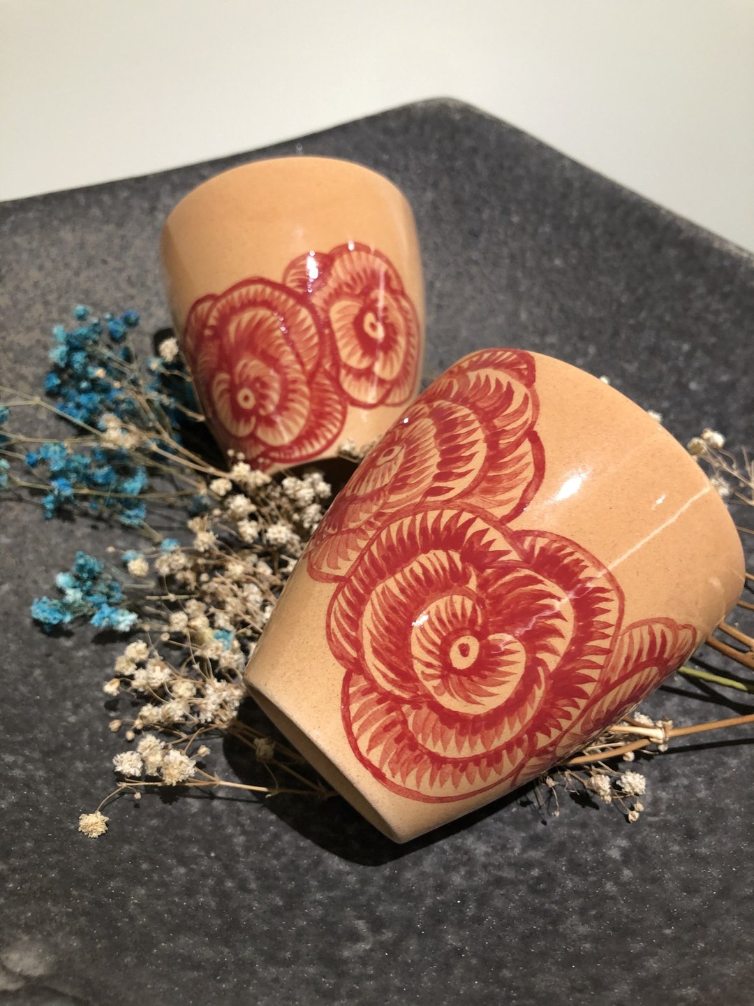 纯手工款 独一无二绘制水杯 花卉 陶瓷 高温烧制(一入) - 茶具/茶杯 - 陶 咖啡色