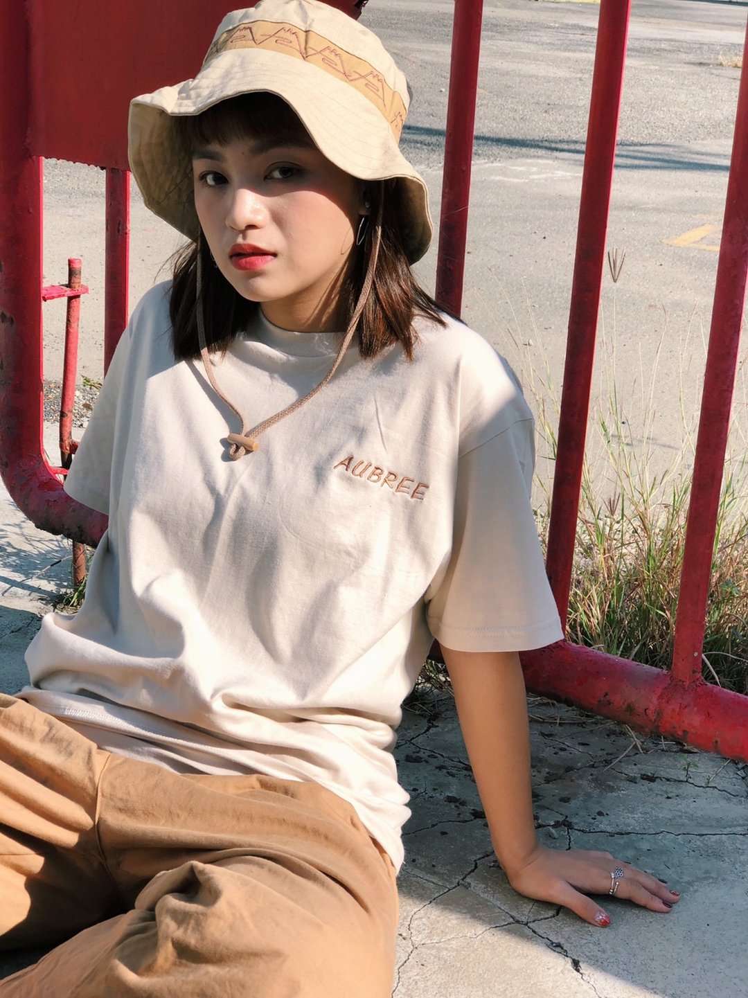 把你的名字绣在衣服上 / 定制化刺绣tshirt - 女装 T 恤 - 棉 多色