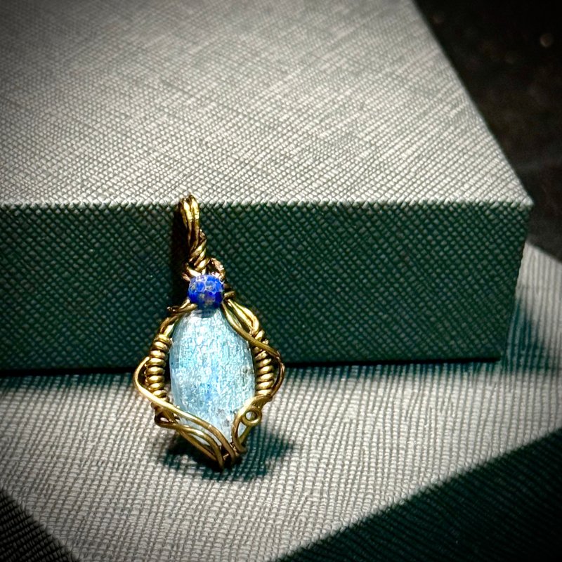 【蓝界之星】 金属编织 蓝晶石项链 - 项链 - 水晶 蓝色