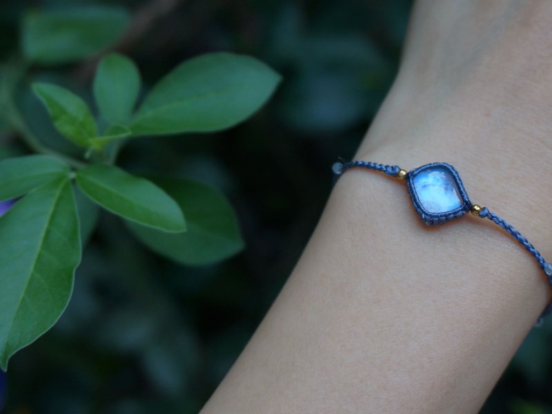 | MC | 精致真丝.方形月光石手链 原创设计 - 手链/手环 - 丝．绢 