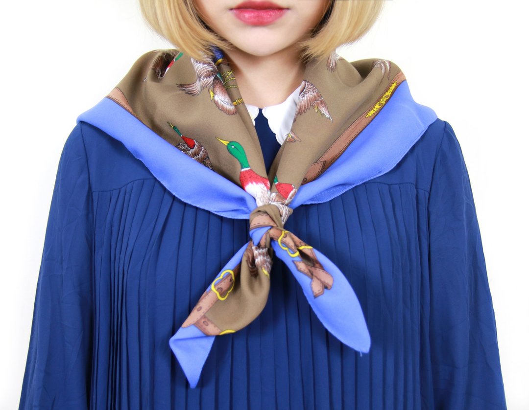 Back to Green::古典丝巾  皇室蓝 鸭群   vintage scarf (SC-08) - 丝巾 - 丝．绢 