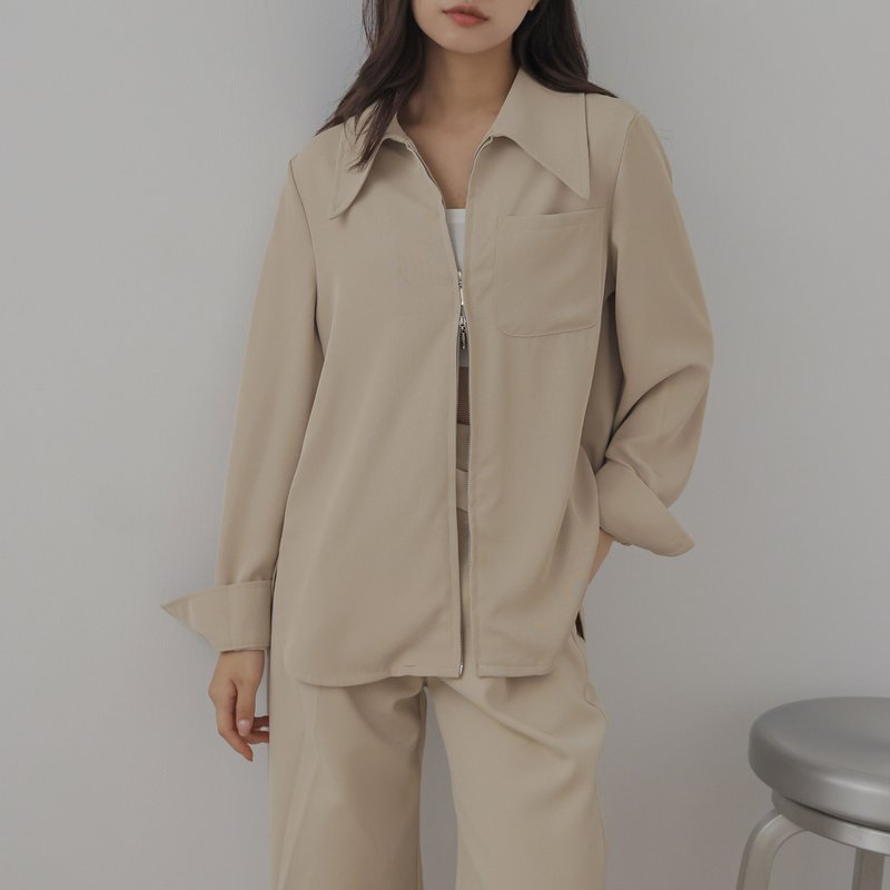 小尖领-气质垂坠上衣-奶茶色 - 女装上衣 - 聚酯纤维 卡其色